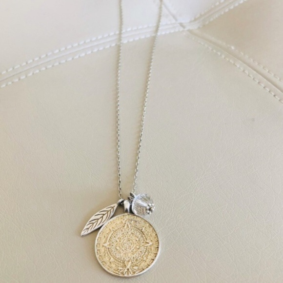 Stella & Dot | [Long Retired] Delicate Mixed Metal Penelope Coin Necklace - Picture 4 of 7